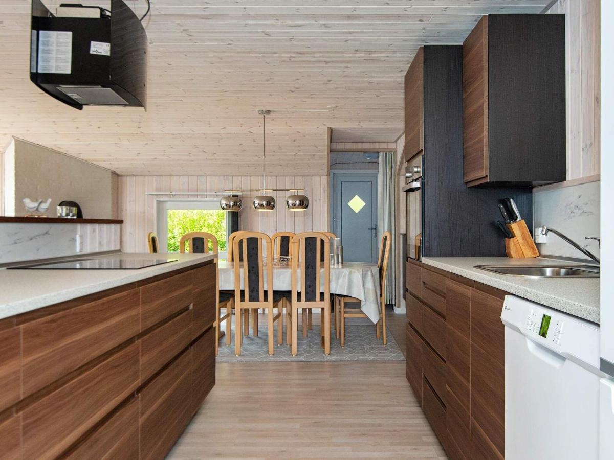 8 Person Holiday Home In Hejls Екстериор снимка