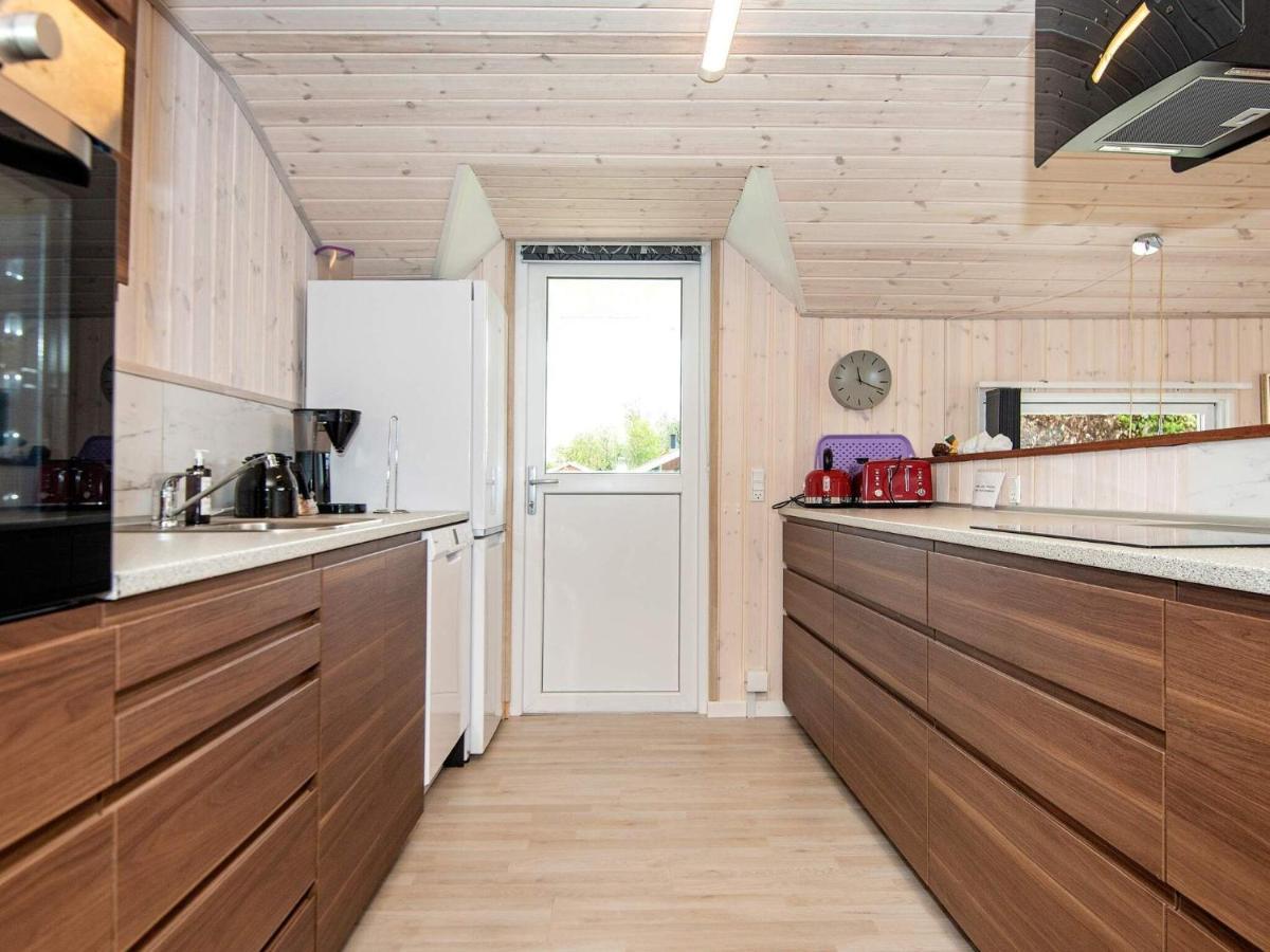 8 Person Holiday Home In Hejls Екстериор снимка