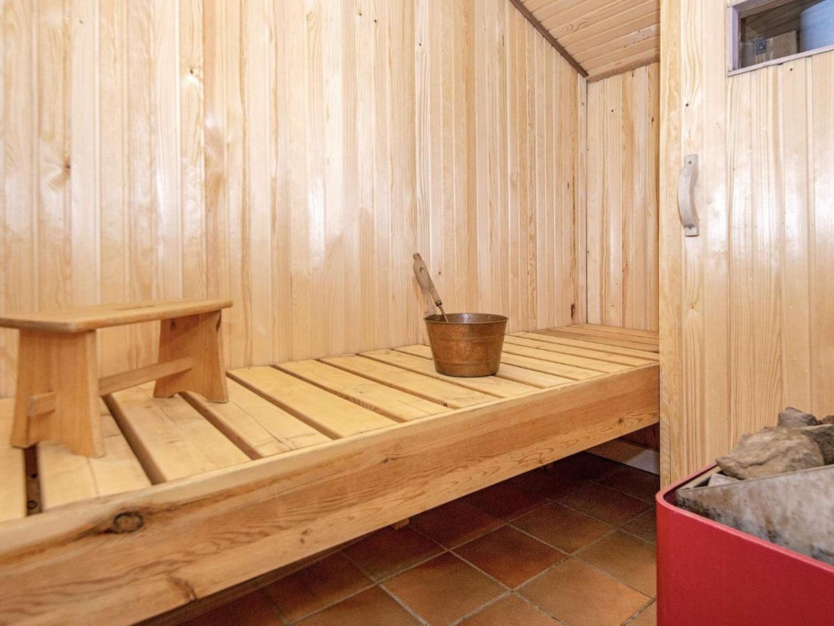 8 Person Holiday Home In Hejls Екстериор снимка